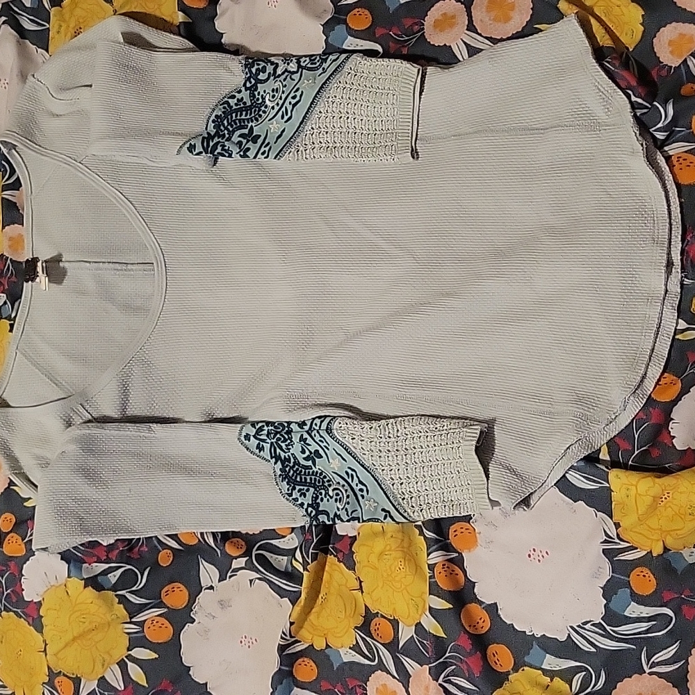 We The Free Light Gray Long Sleeve Top with Blue Accents